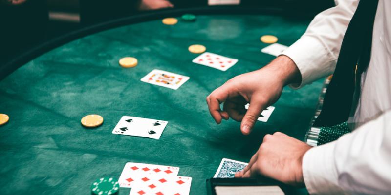 Anh em cần biết cách hành động tuỳ theo các lá bài và vị trí trên bàn Poker